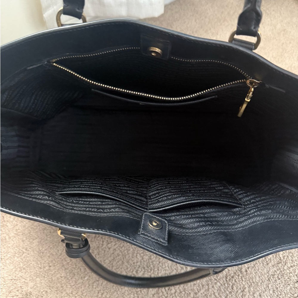 Prada XL Galleria Black - Picture 3 of 4